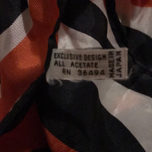 Scarfs - Picture 3 of 8